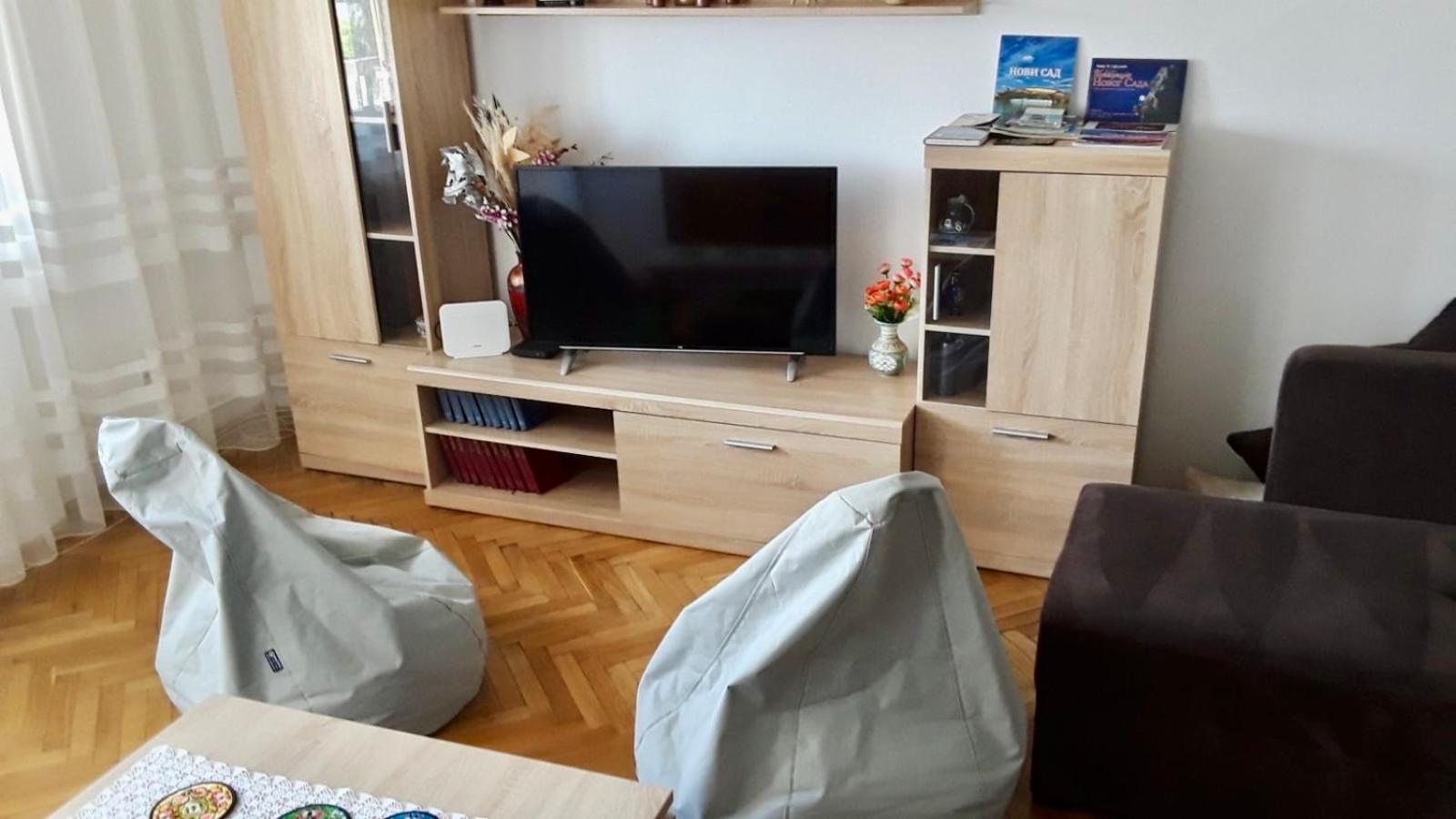 Apartman Bane 021 With A View Novi Sad Exterior foto